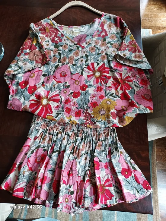 NATURAL LIFE Pink Floral Casual Shorts Set. Top XSMALL and Shorts SMALL - Picture 1 of 3